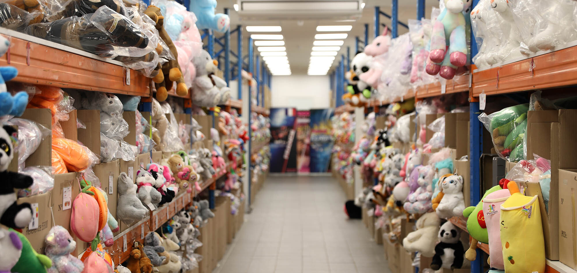 Showroom de Forest Distribution : jouets, gadgets, peluches et autres produits